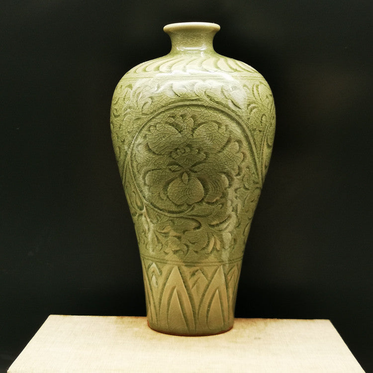 Hand-Carved Plum Vase – Antique-Style Chinese Porcelain