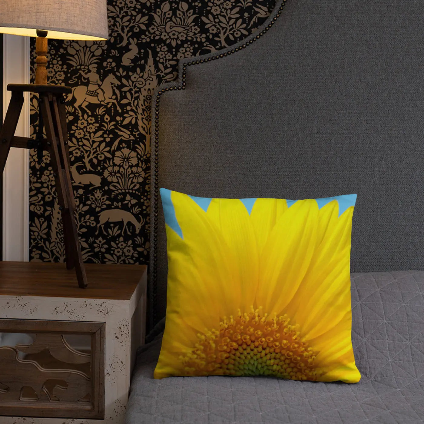 Sunflower Throw Pillow – Shape Retaining 18x18 - Dipaliz